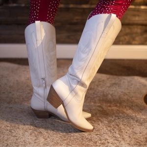 Cowgirl boots white size 7